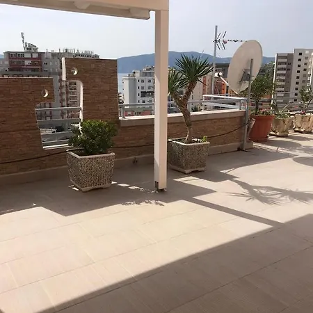 Center Veranda *