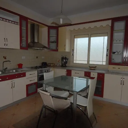 Center Veranda Apartment Vlore